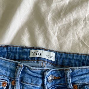 Zara Ripped Skinny Jeans Size 6